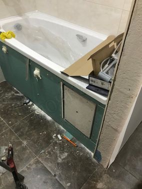 Люк под плитку Нажимной Секрет-Лайт 500*900 Люк под плитку Нажимной Секрет-Лайт 500*900